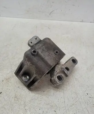 Audi A3 S3 8L Engine mount bracket