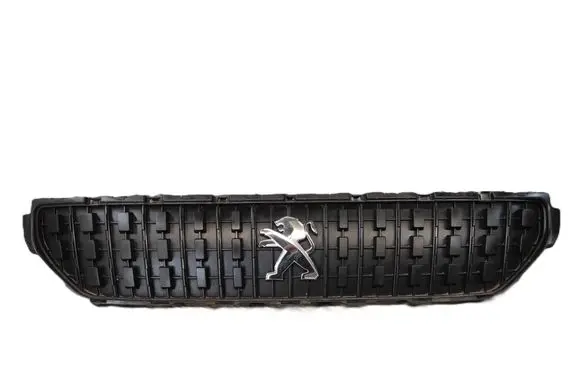 Front bumper upper radiator grill