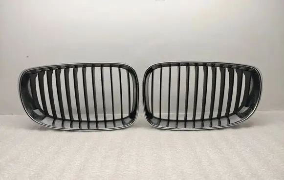 BMW 1 E81 E87 Front bumper upper radiator grill 7166439 7166440