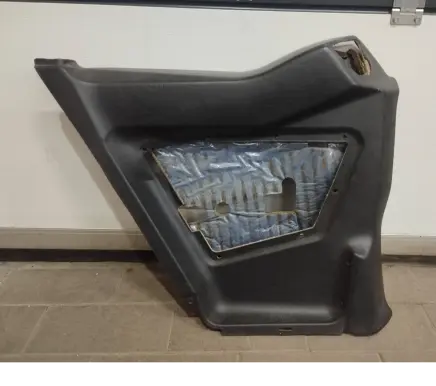 Mercedes-Benz E W124 Rear door trim (molding) 1246904525 1246904925 A1246904525
