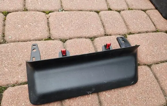 Dashboard glove box trim
