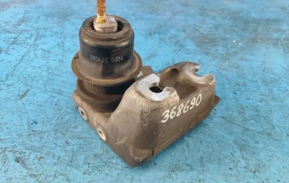 Subaru Outback Engine mount bracket 41032AJ050