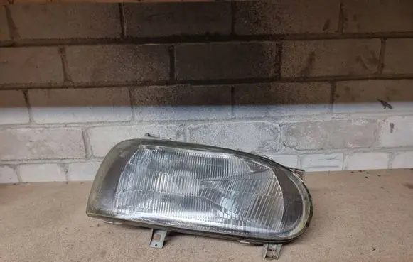 Volkswagen Golf III Headlight/headlamp 201910B 21950402 21950404