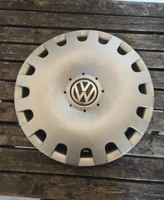 Volkswagen Touran I R16 wheel hub/cap/trim 1J0601147 PA66M15