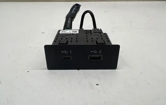Nissan X-Trail T33 USB socket connector 284H36RA2A