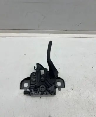 Engine bonnet/hood lock/catch