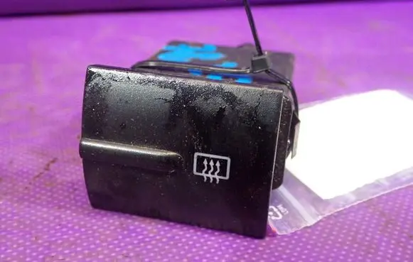 Seat Leon (1M) Windscreen/window heater switch 