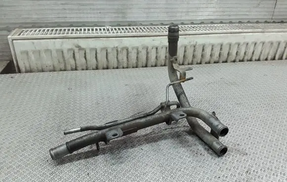 Nissan Navara D40 Engine coolant pipe/hose