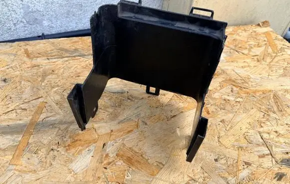 Volkswagen PASSAT B6 Battery box tray 1K0915336B