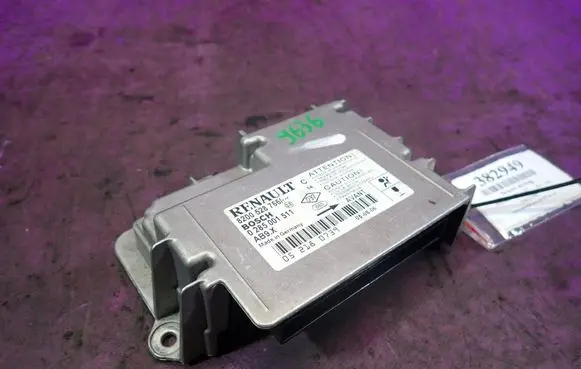 Renault Clio III Airbag control unit/module 