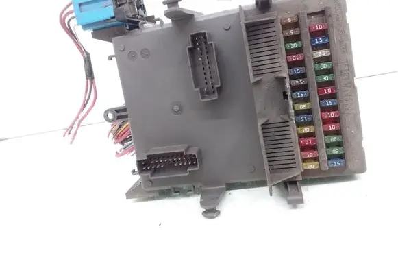 Renault Espace - Grand espace IV Fuse module 8200004201E 8200283812