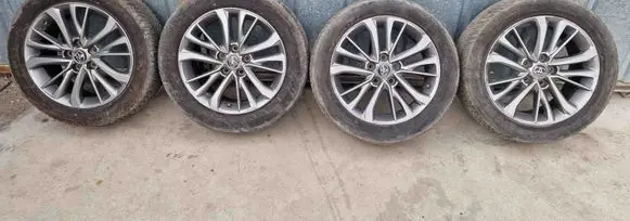 Toyota Avensis T270 R17 alloy rim 11GY02 HL8104