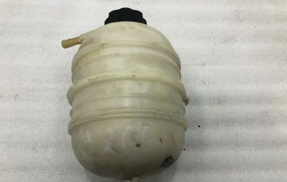 Peugeot 206 Coolant expansion tank/reservoir 9626378480