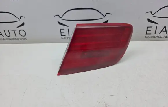 Tailgate rear/tail lights