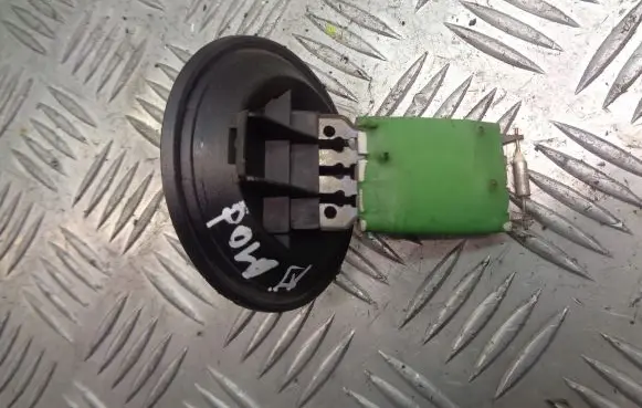 Volkswagen Polo IV 9N3 Heater blower fan relay 