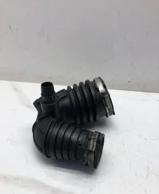 Audi A6 S6 C6 4F Air intake hose/pipe 4F0129615E