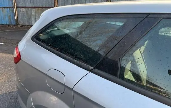 Ford Mondeo MK IV Rear side window 