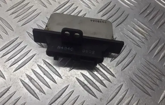 Nissan Primera Heater blower fan relay 848409922
