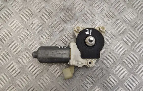 Mercedes-Benz CLK A209 C209 Rear door window regulator motor 0130821973