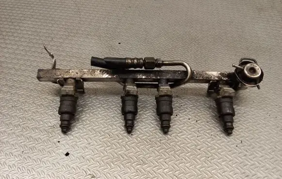 Audi A4 S4 B5 8D Fuel injectors set 078133551N