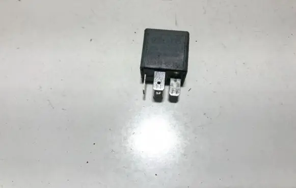 Audi A8 S8 D3 4E Other relay 8d0951253a v23134-b52-x301