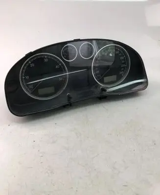 Volkswagen PASSAT B5 Speedometer (instrument cluster) 3B0920826A