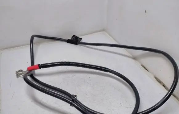 Mercedes-Benz CLS C219 Positive cable (battery)