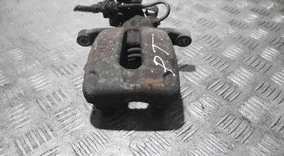 Volkswagen Jetta V Rear brake caliper