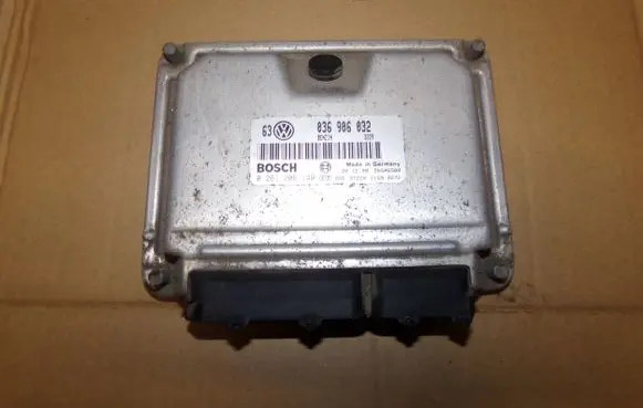 Volkswagen Golf IV Engine control unit/module 0261206140