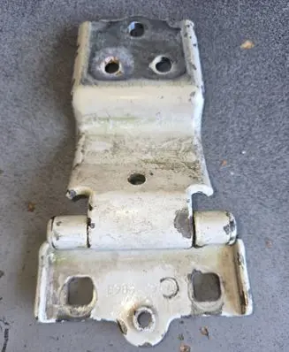 Peugeot Boxer Loading door lower hinge B98609