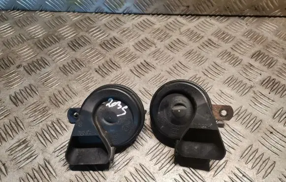 Mercedes-Benz C W203 Horn signal A2035420220 2035420220
