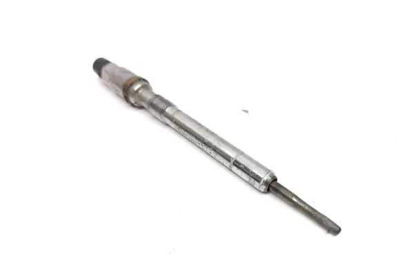Volkswagen PASSAT B8 Glow plug 03L905061H E2520031965