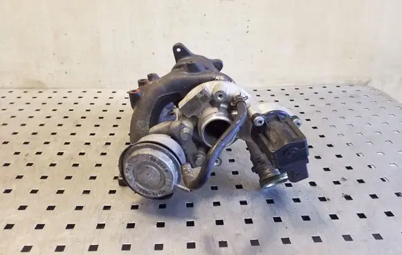 Volkswagen Golf Plus Turbo 03C145702A 4937301003 TD025M2