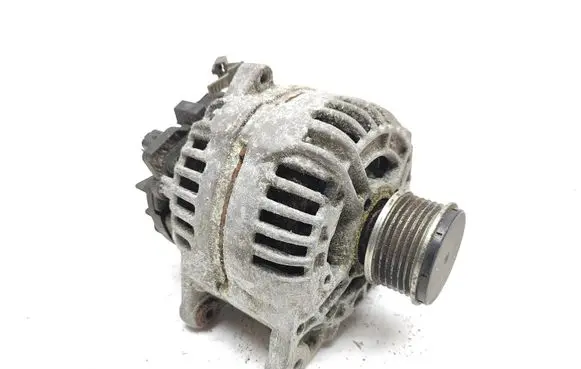 Nissan Juke I F15 Generator/alternator