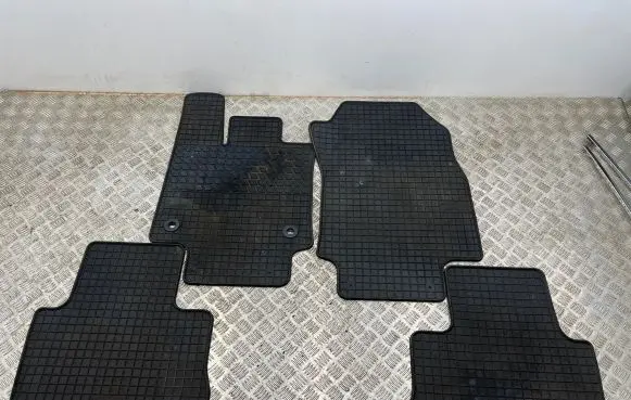 Toyota RAV 4 (XA50) Car floor mat set 