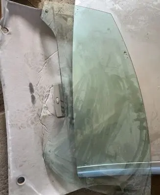 Peugeot 307 CC Front door window/glass (coupe) 