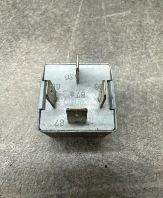 Audi A4 S4 B5 8D Other relay 141951253B 20240072