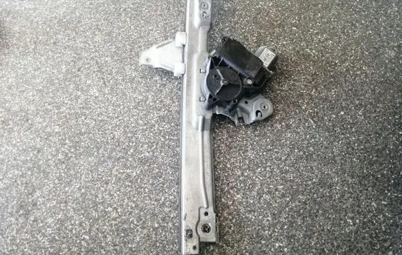 Peugeot 308 Front door window regulator with motor 9657247580