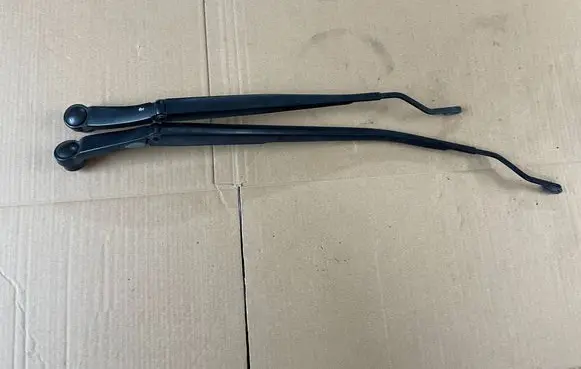 Hyundai i20 (GB IB) Front wiper blade arm