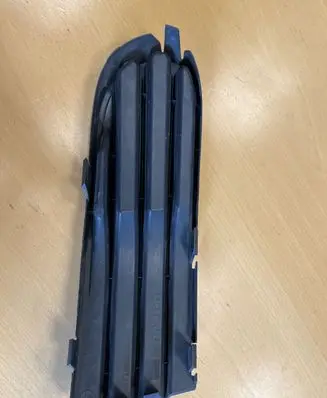 Volvo V50 Front bumper lower grill 30657009