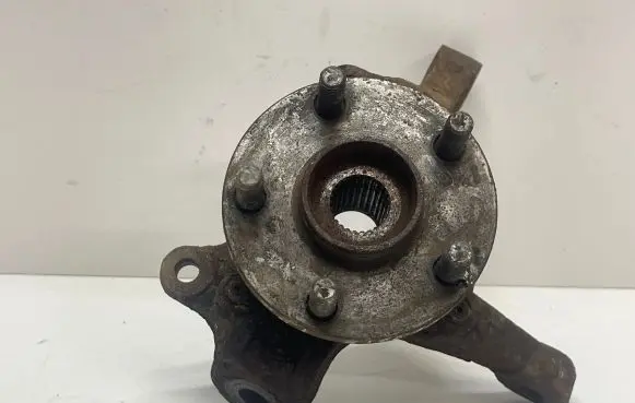 Toyota Avensis T250 Front wheel hub