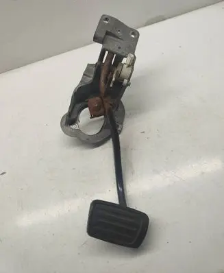 Chevrolet Camaro Brake pedal 84063727 12122016