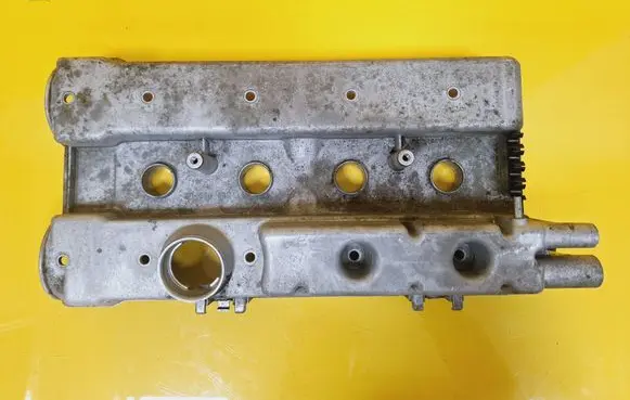 Opel Astra G Rocker cam cover 90470439