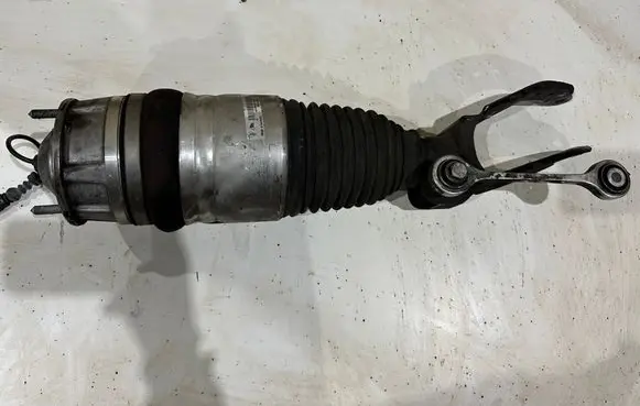 Porsche Cayenne (92A) Air suspension front shock absorber 7P5616040