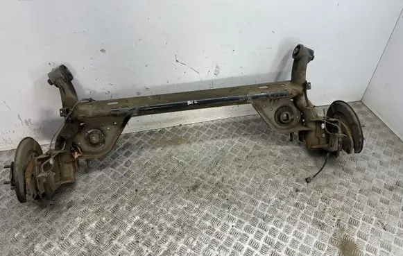 Nissan Leaf II (ZE1) Rear axle beam 