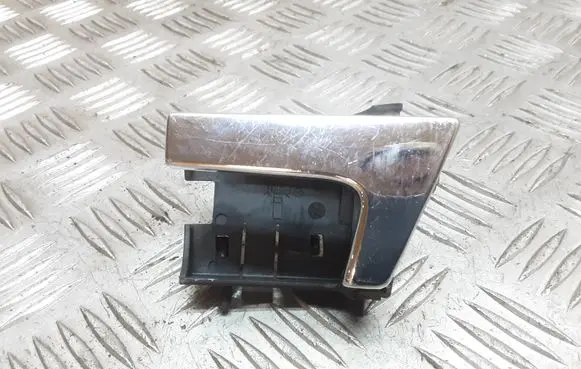 Volkswagen Polo III 6N 6N2 6NF Front door interior handle