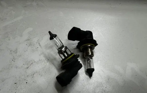 BMW 5 E60 E61 Fog light bulb 9006UUB4
