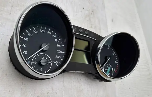 Mercedes-Benz R W251 Speedometer (instrument cluster) A2519002600 ZGS001 AC53361