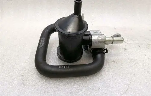 Aston Martin V8 Breather valve 6G336B673AB