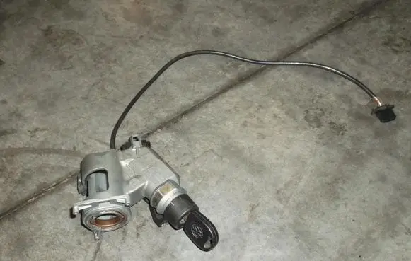Volkswagen Polo III 6N 6N2 6NF Ignition lock